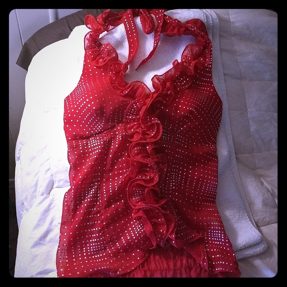 Tank top ties around the neck